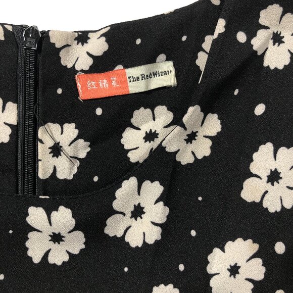 The Red Wizard Womens Sz S Black Short Sleeve Casual Floral Pleated Loose Blouse - Picture 4 of 5